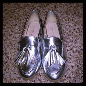 madden girl silver metallic moccasins